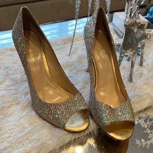 Enzo Angiolini gold silver sparkling peep toe pumps